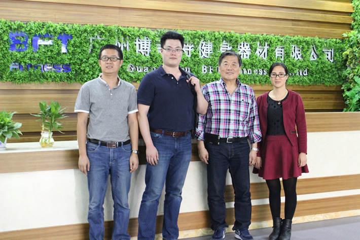 美国客户找健身器材粉色视频APP污下载