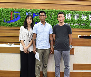 玻利维亚客户进口中国粉色视频APP高清免费下载大全品牌健身器材